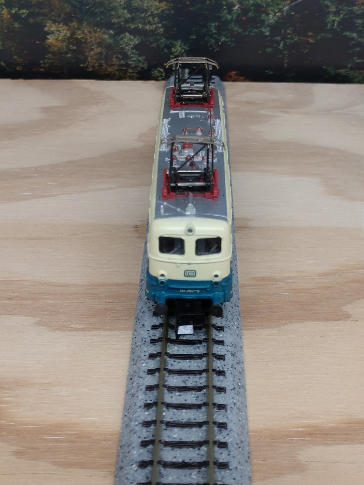 Arnold N scale European 4 axle electric loco – Item #2322 NEW