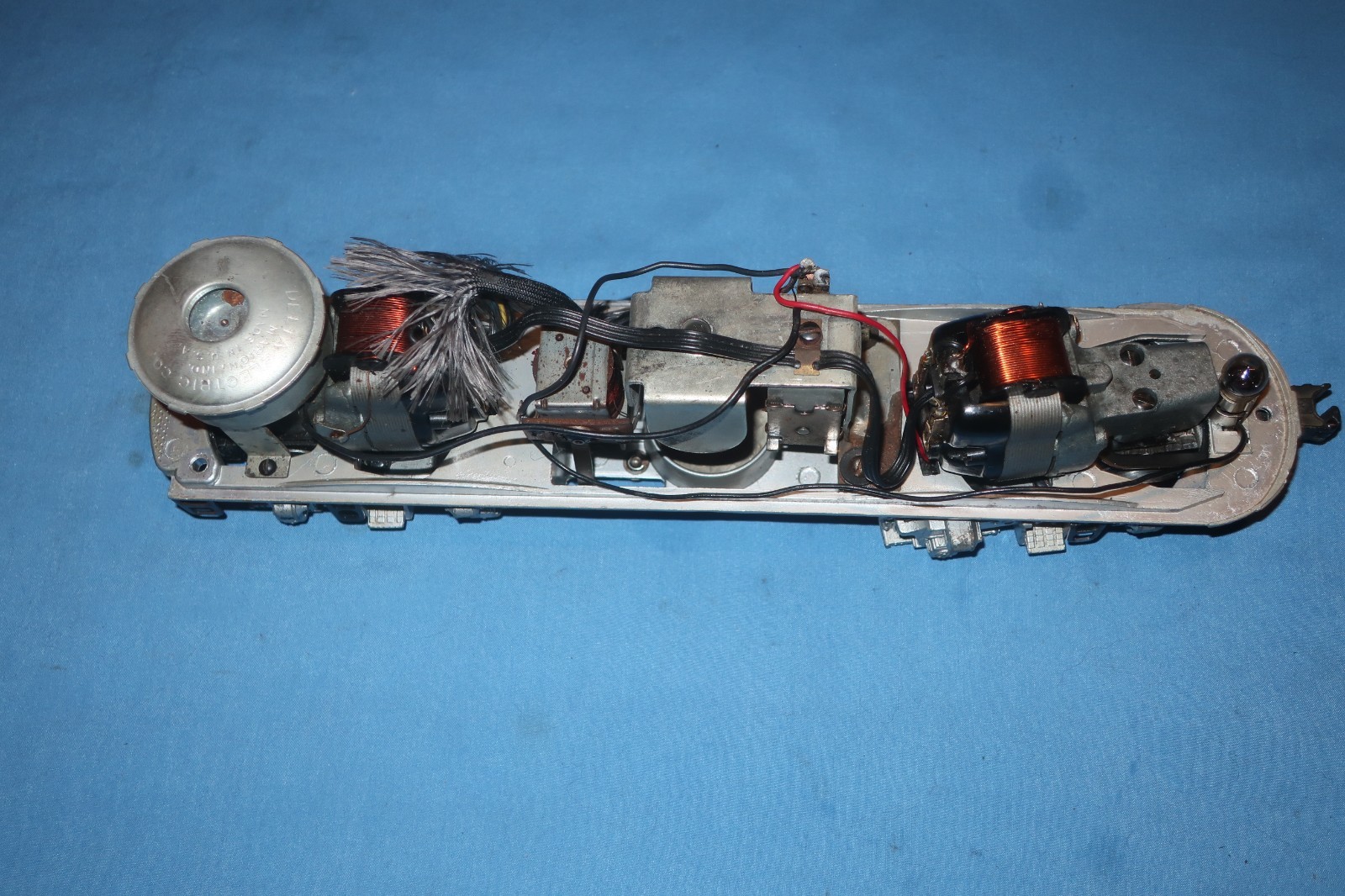 Lionel #2343 Postwar F3 Diesel Locomotive Dual Motor Chassis/Frame. Runs well
