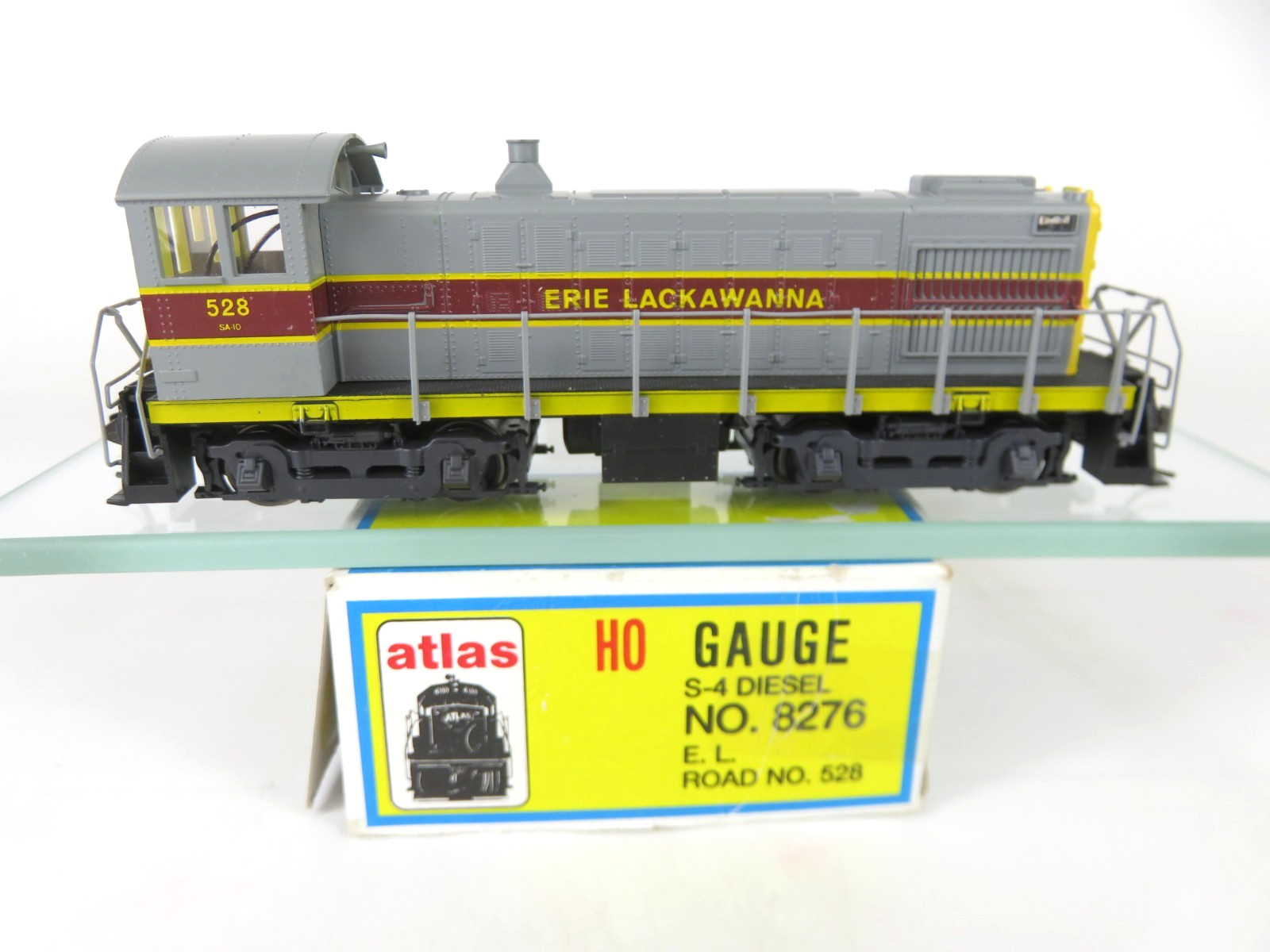 Atlas 8276 HO Scale Erie Lackawanna Alco S-4 Diesel Locomotive Road #528