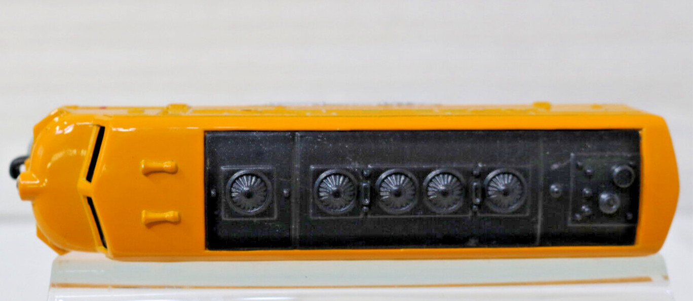 Passenger E-8 Diesel Pacific Express Power Pull Back Yellow &Red 1:36 Scale