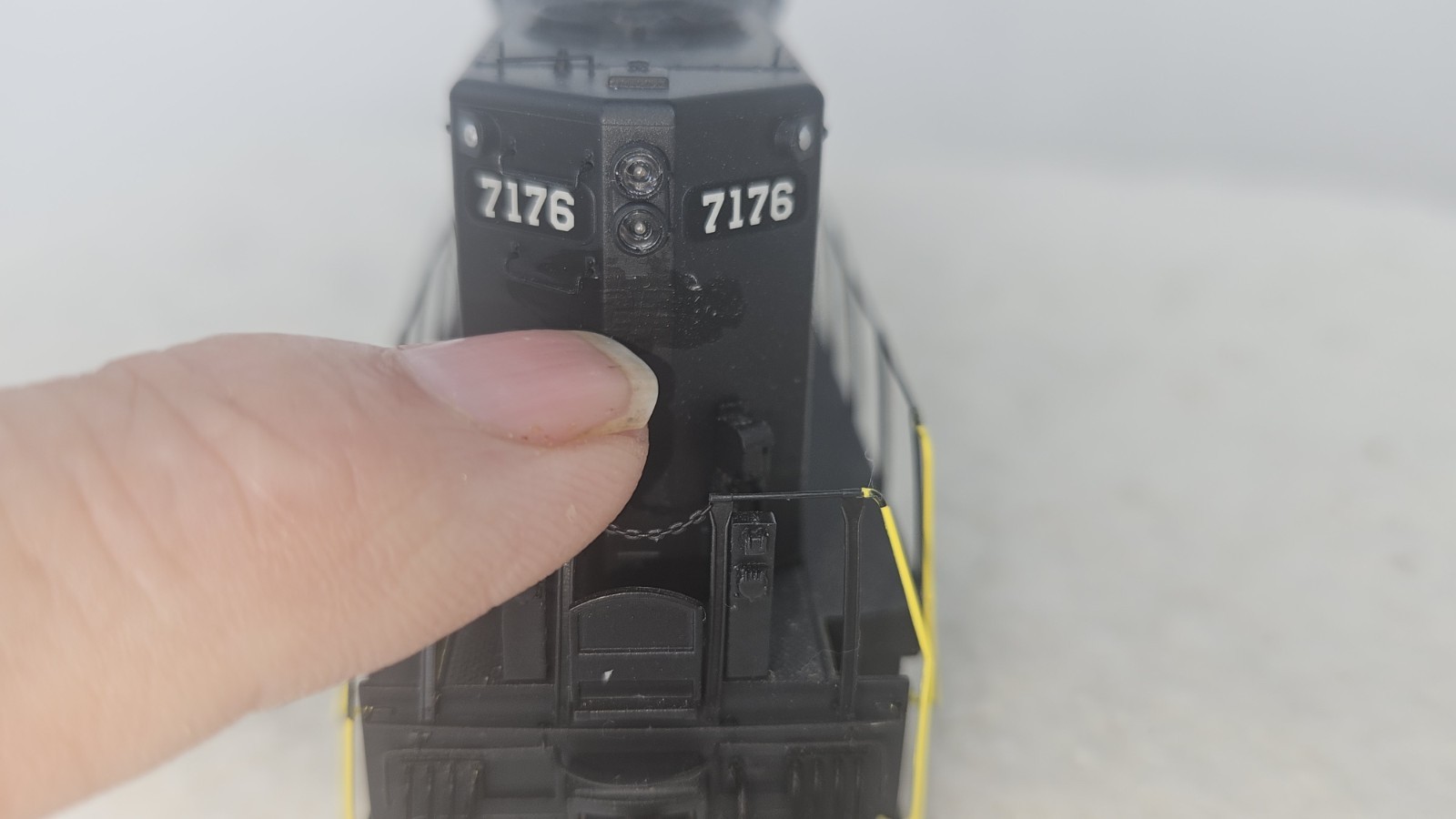 Athearn Genesis HO Scale Locomotive Train GP-9 #7176 DCC fitted – Please read