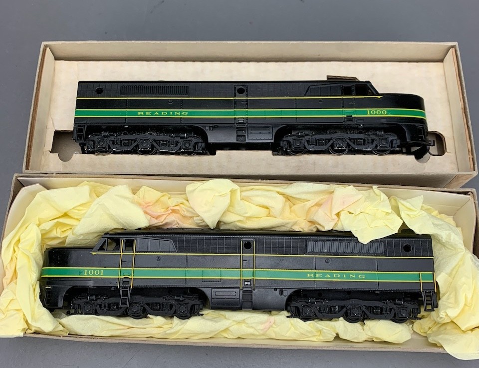 HO Athearn Pair PA1/PA1 Locomotives Reading #1001 & #1000 PWR/DMY HO8387