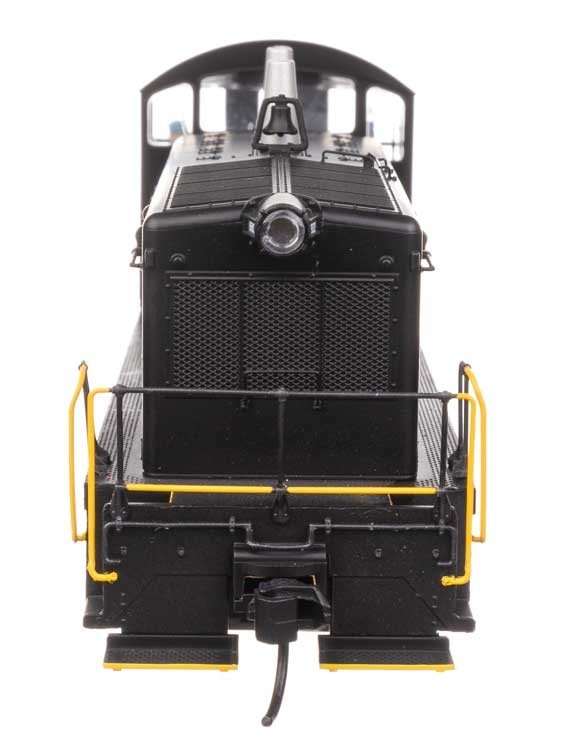 Walthers HO Scale ~ EMD NW2 Phase V ~ Penn Central #8802 ~ DC Version ~910-10632