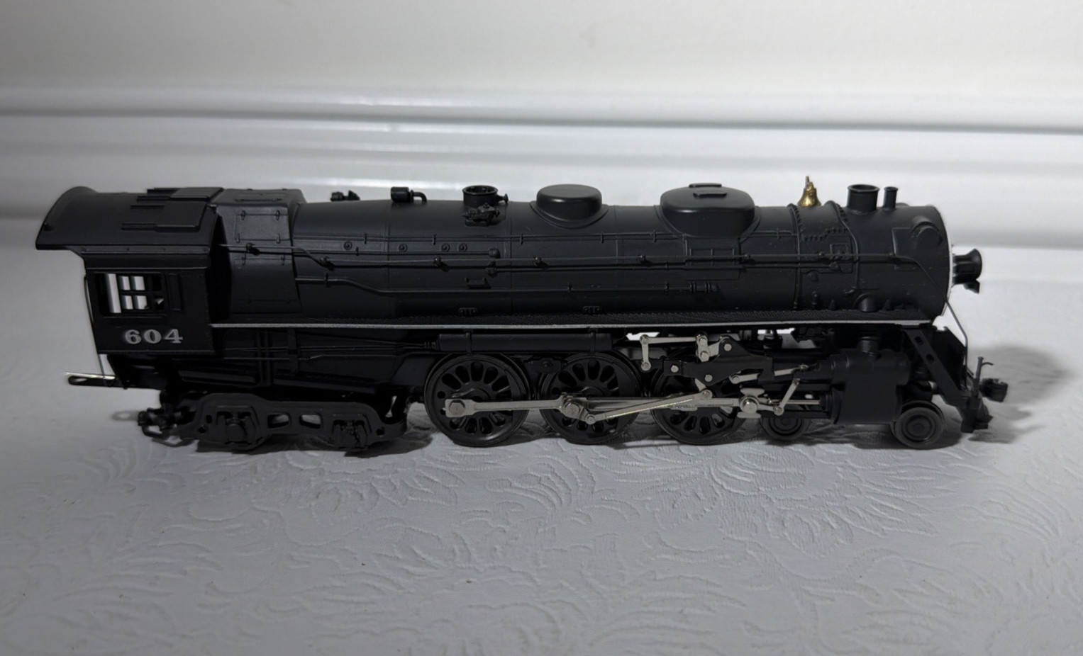 BOSTON &ALBANY 4-6-4 HUDSON STEAM LOCO DC-RIVAROSSI – HO Scale “B&A” In 604