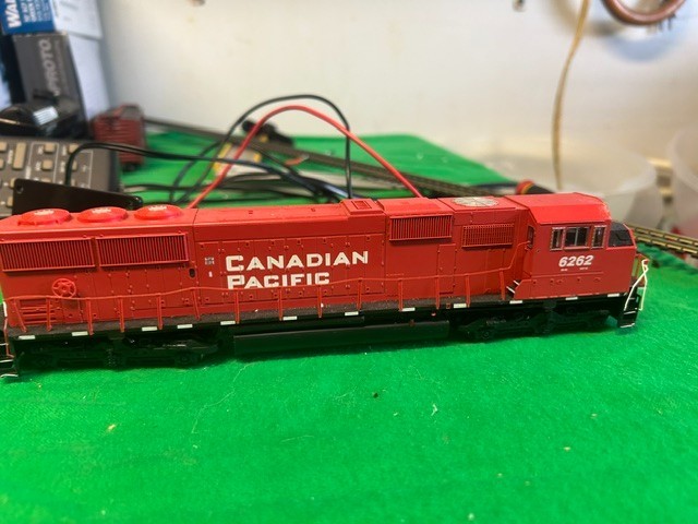 NCE Cab Controler, 1-Walthers Mainline EMD SD60M DCC w/LokSound – CP and CSX DCC