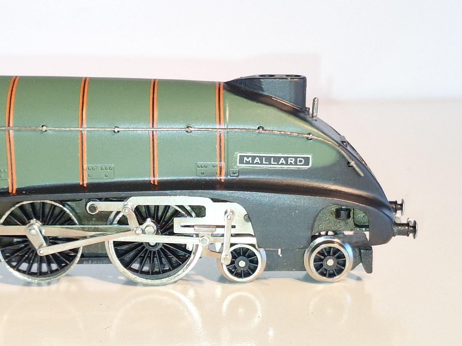 Wrenn W2211 BR 4-6-2 Mallard Loco #60022. New Old Stock. Mint Cond. Boxed. OO