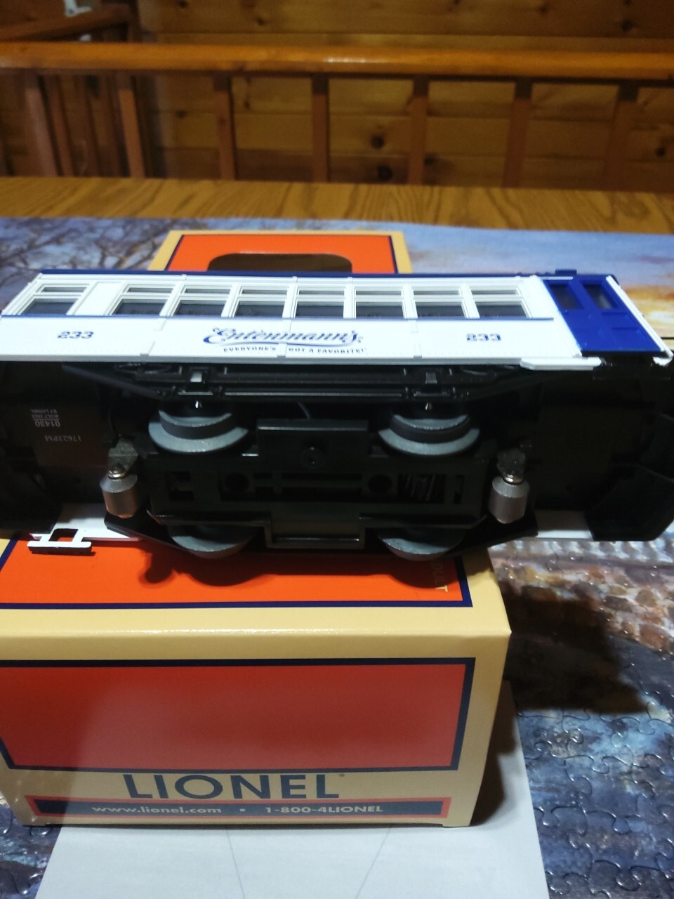 LIONEL 2301430,( METCA ) ENTENMANNS TROLLEY CAR. ( NEW )