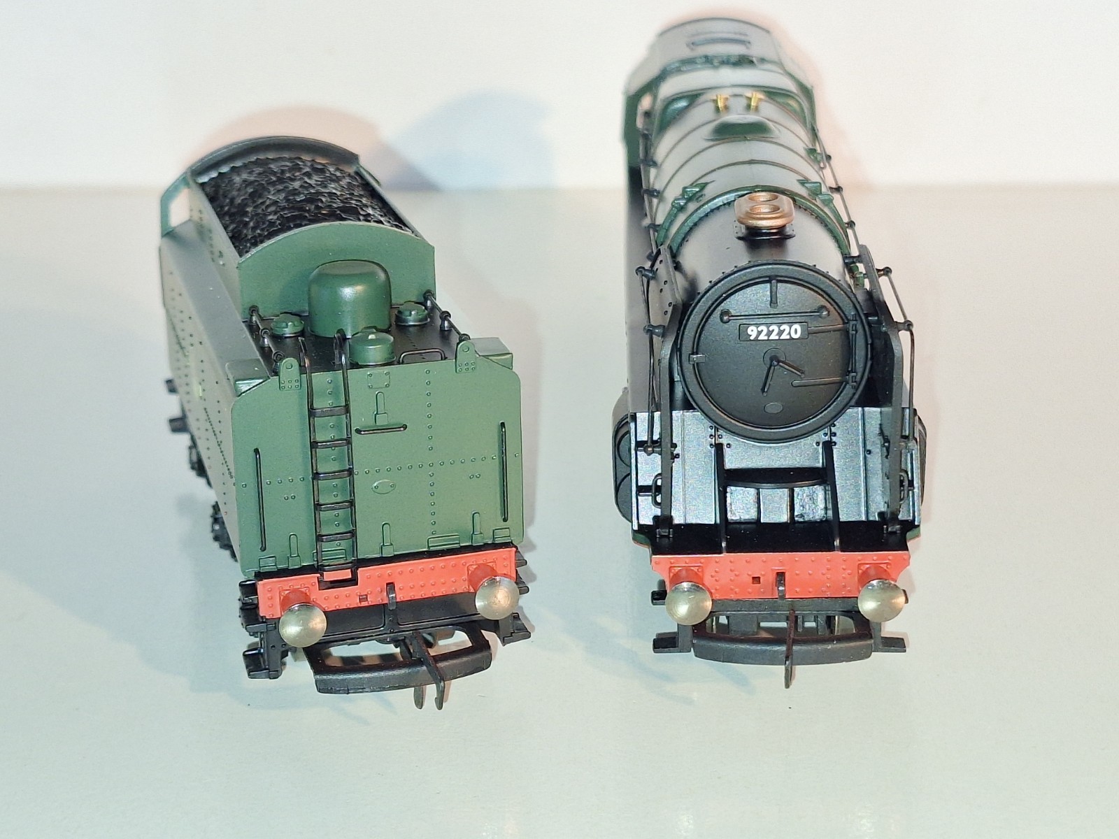 Hornby R2785 DCC Ready BR 9F Loco #92220. New Old Stock. Mint Cond. Boxed. OO