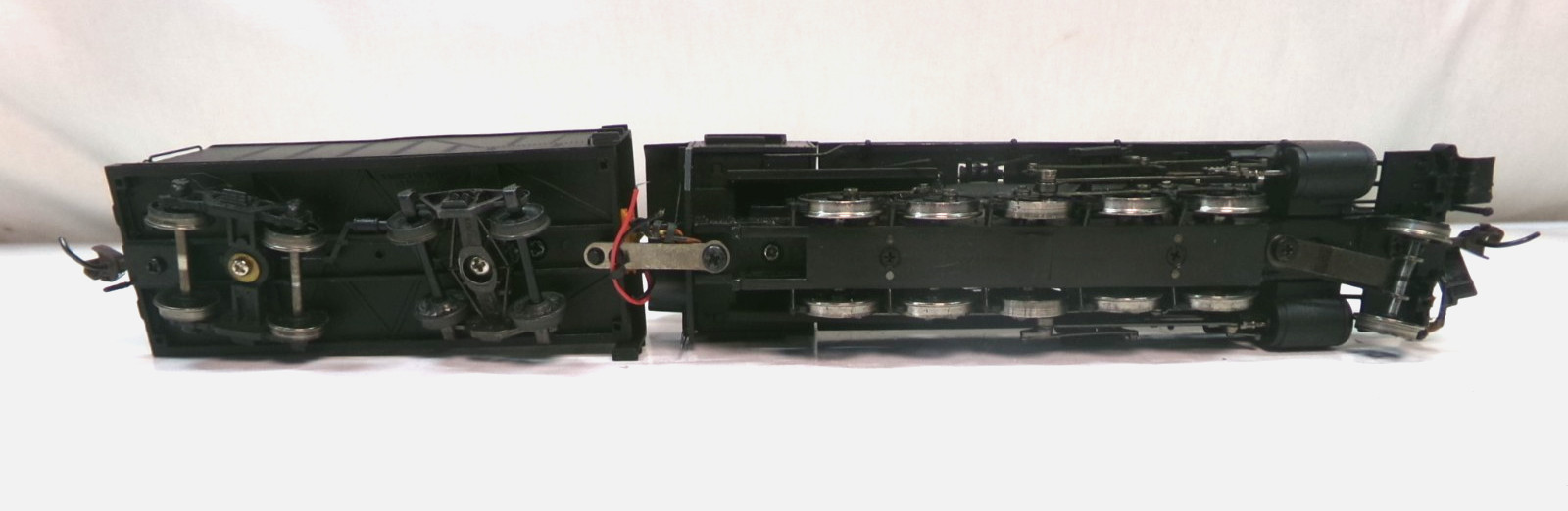 HO gauge Spectrum 2-10-0 steam engine (lot A8230)