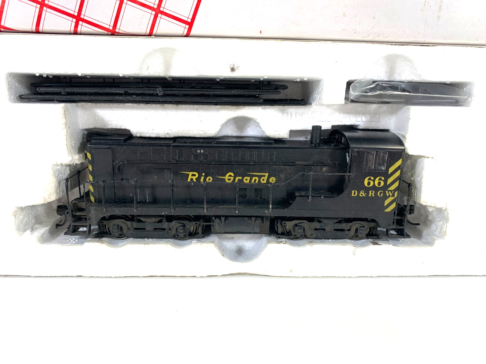 HO Stewart Hobbies 4627 Baldwin VO-660 Phase 1 #66 (weathered)
