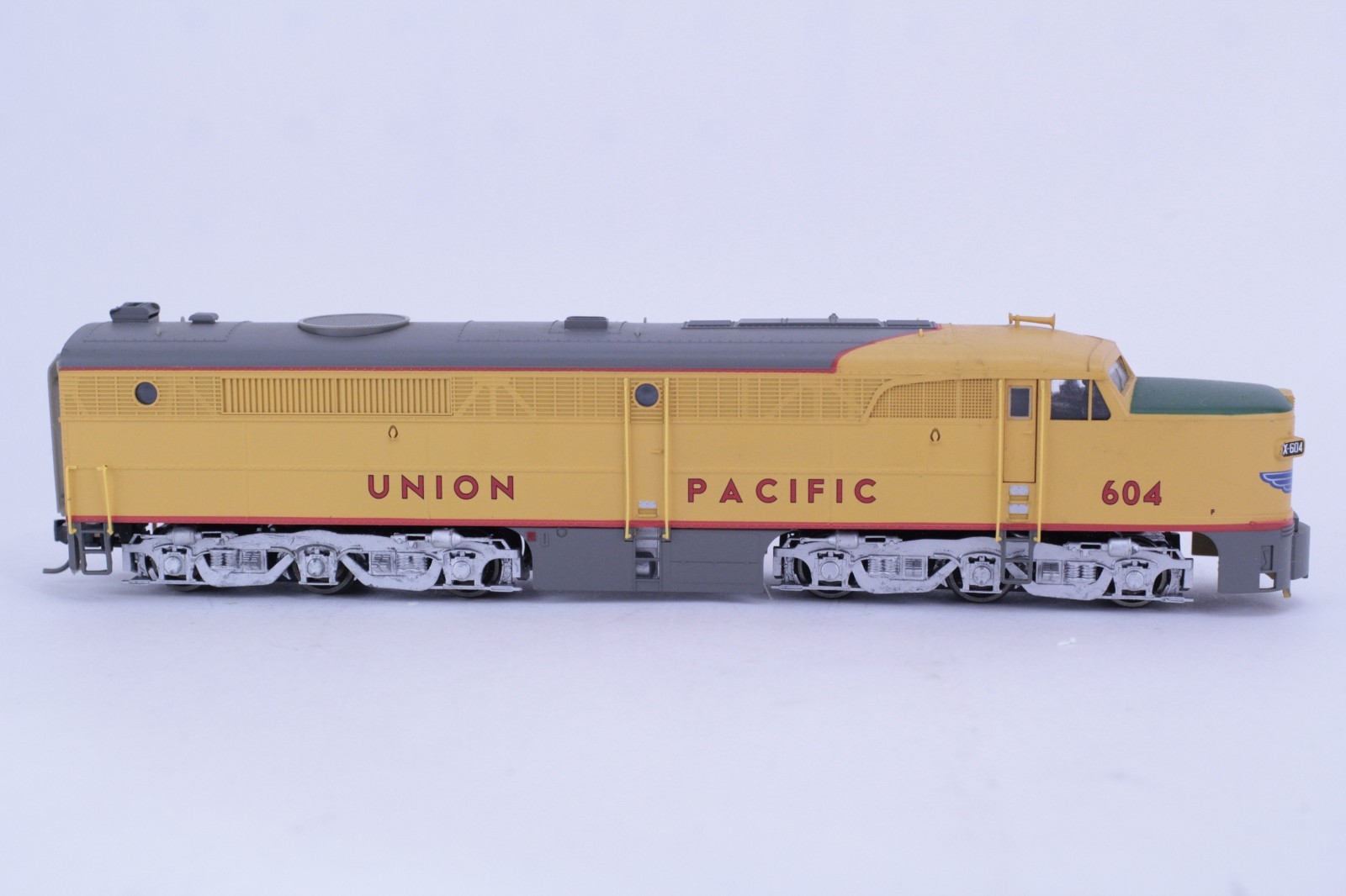 Proto2000 HO Scale Union Pacific UP #604 ALCo PA DC Powered Locomotive NEW GEARS