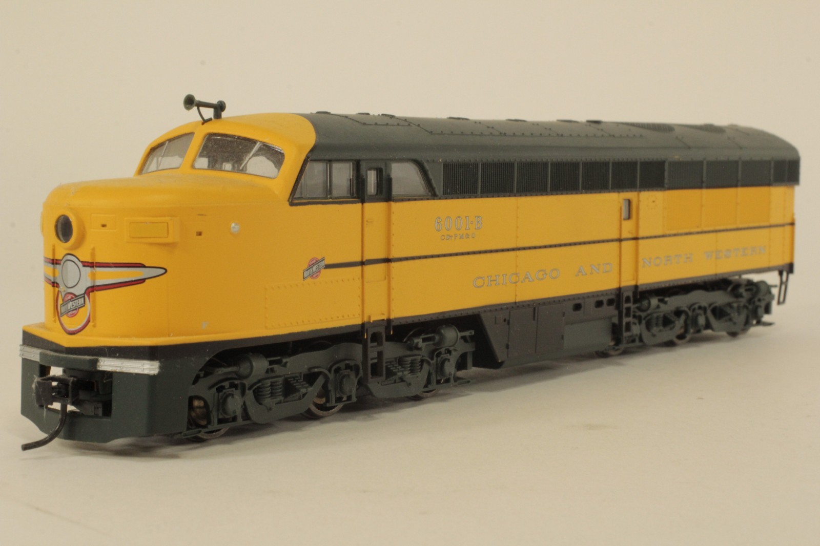 Proto1000 HO Scale Chicago and North Western C&NW #6001-B Erie Built DC Powered