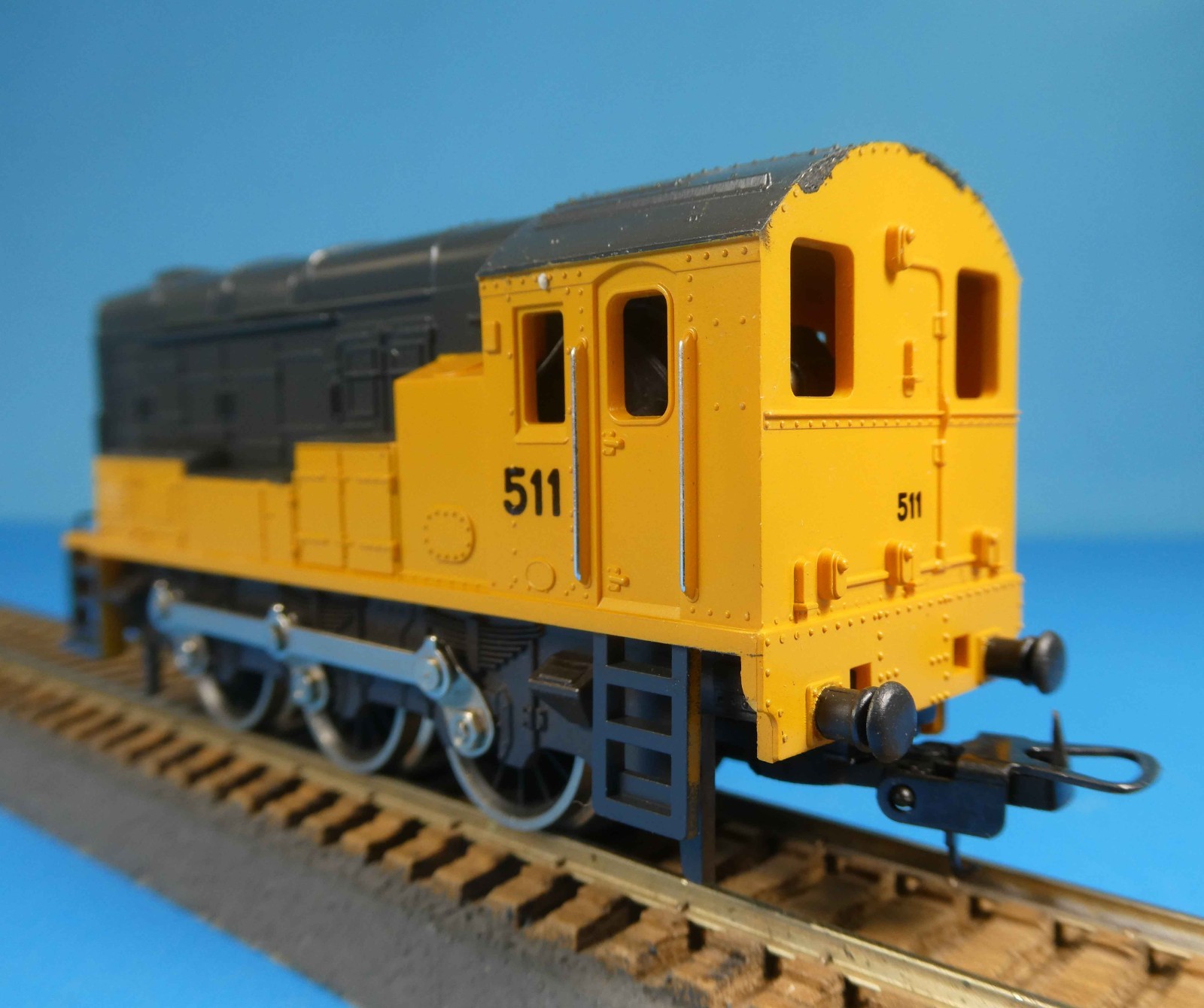 LIMA HO/OO DUTCH NS DIESEL SHUNTING LOCOMOTIVE 205129MG – OB – 1983