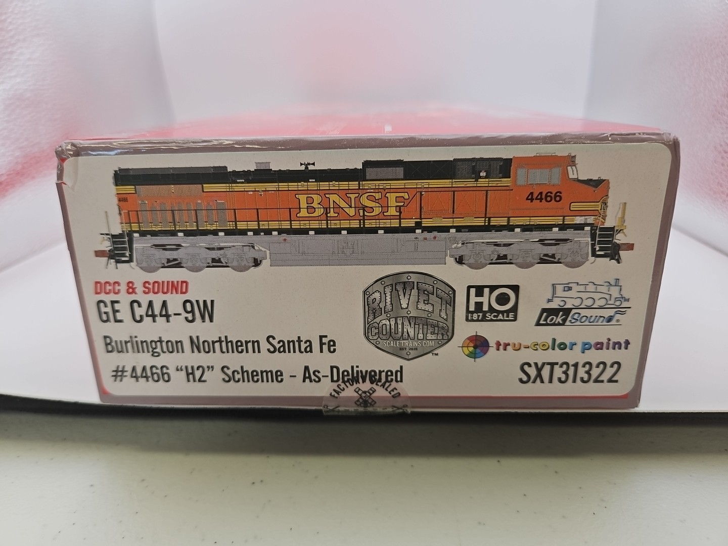 Scaletrains BNSF Railway C44-9W Heritage II Custom Weathered #4466 SXT31322