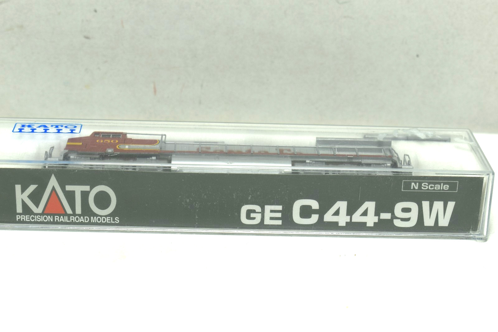 Koto N Gauge Santa Fe #650 GE C44-9W Red & Gray