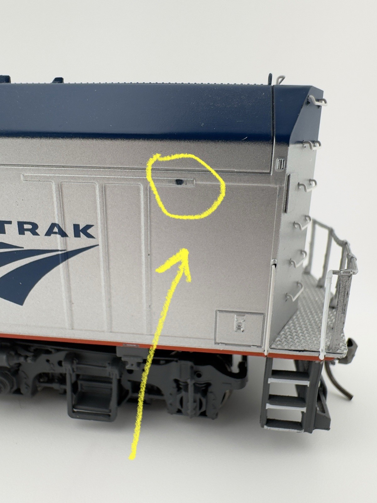 Rapido 81518 HO Scale Amtrak F40/NPCU Phase V Locomotive Road #90225 *DCC/Sound*