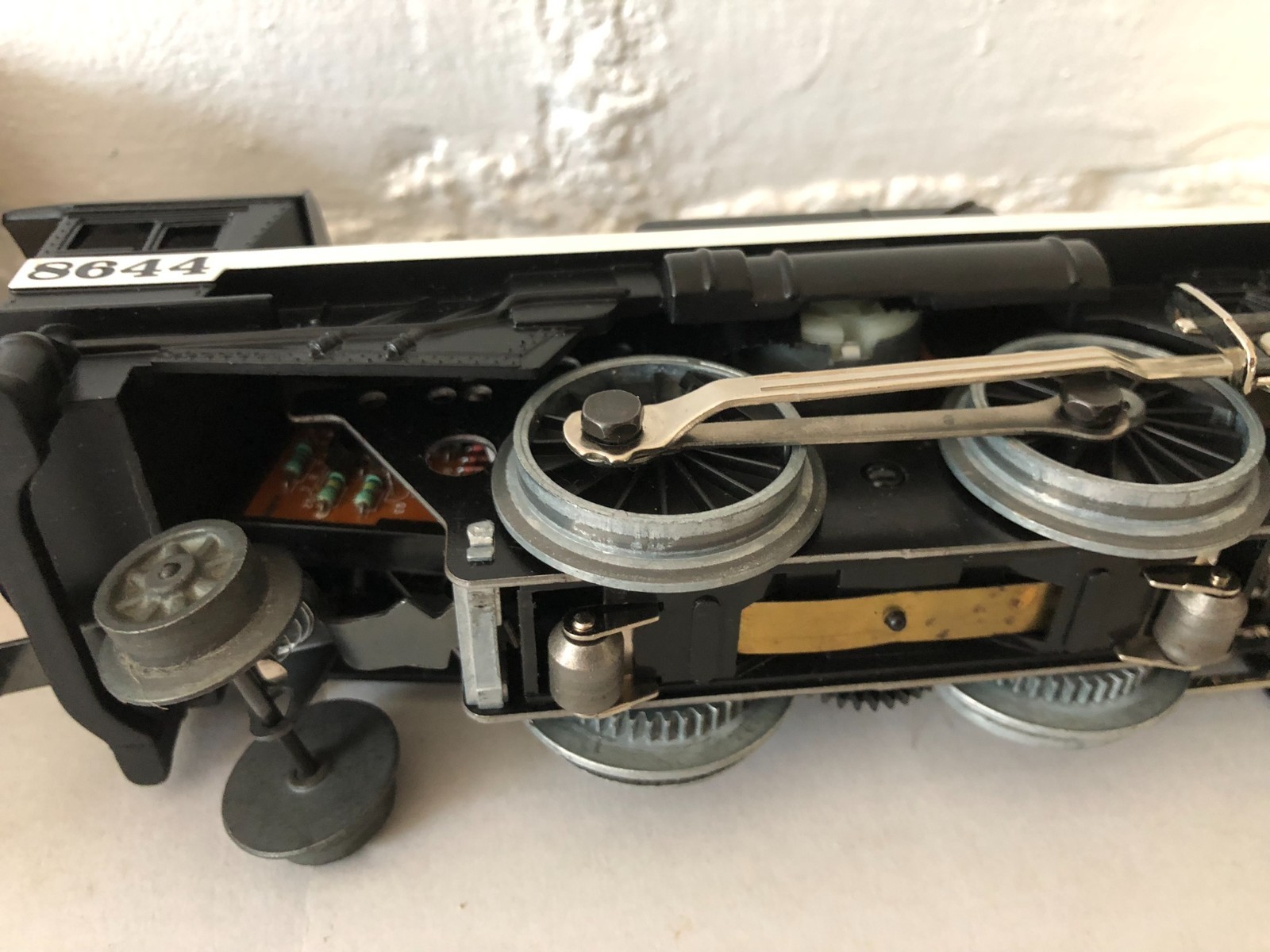 LIONEL O 4-4-2 Diecast Santa Fe Steam Locomotive #8644 and Tender Tested