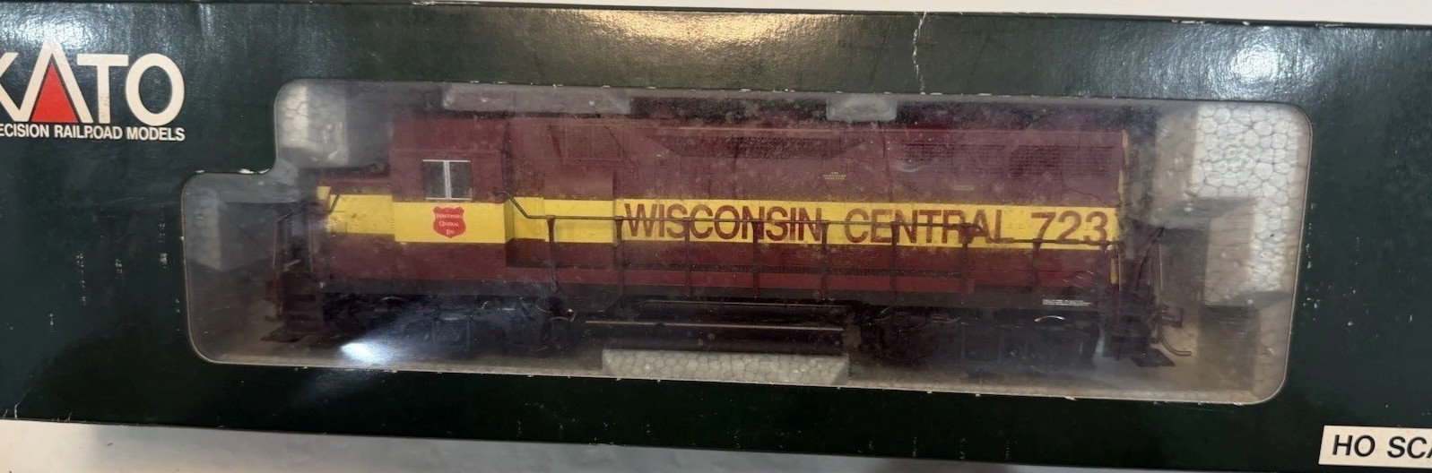 1 Kato Ho Scale GP 35 Wisconsin Central #723