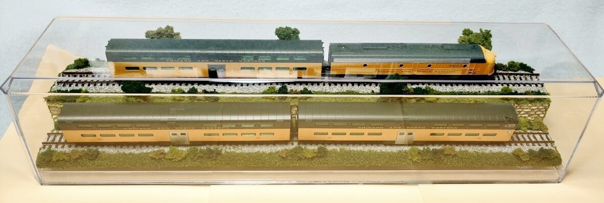 N SCALE 16″ 2-LEVEL TRACK-SUMMER SCENE-DISPLAY CASE -FOR ANY N TRAIN