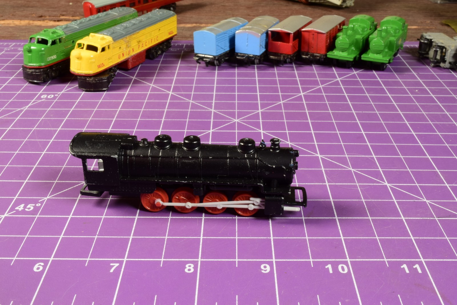 N/OOO SCALE – Lone Star Treble-O-Trains 0-8-0 Steam Locomotive