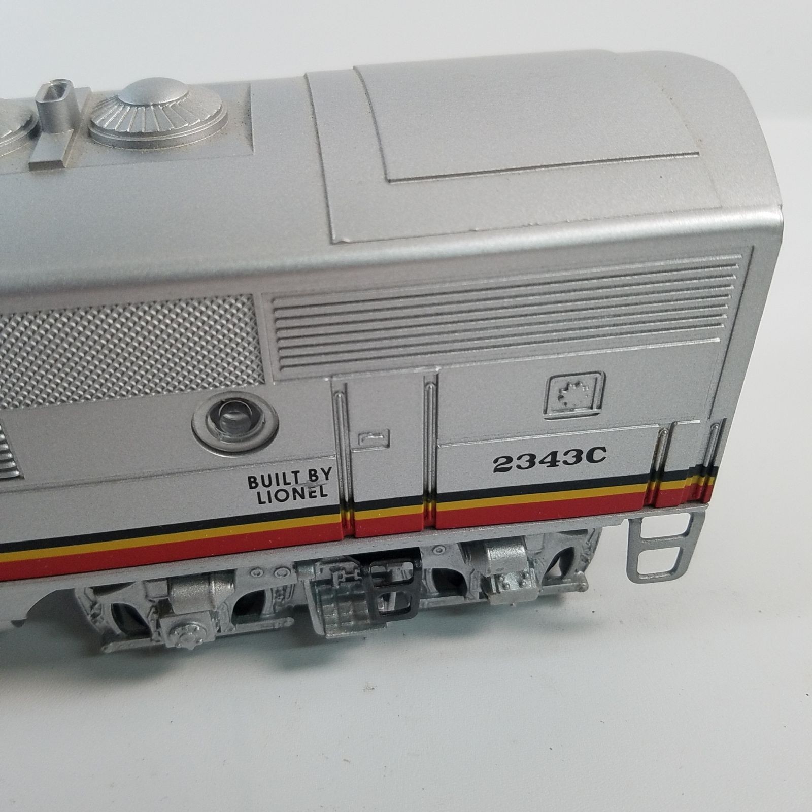 Lionel Santa Fe 2343C F3B War Bonnet O Gauge Silver Truck Clear Porthole 6-18136