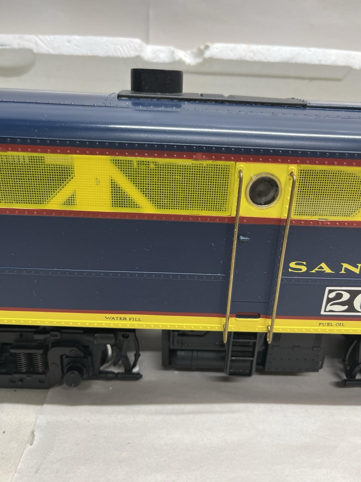 Aristocraft SANTA FE (Freight) FA1/FB1 Set #22027 BLUE/YELLOW G scale NICE!