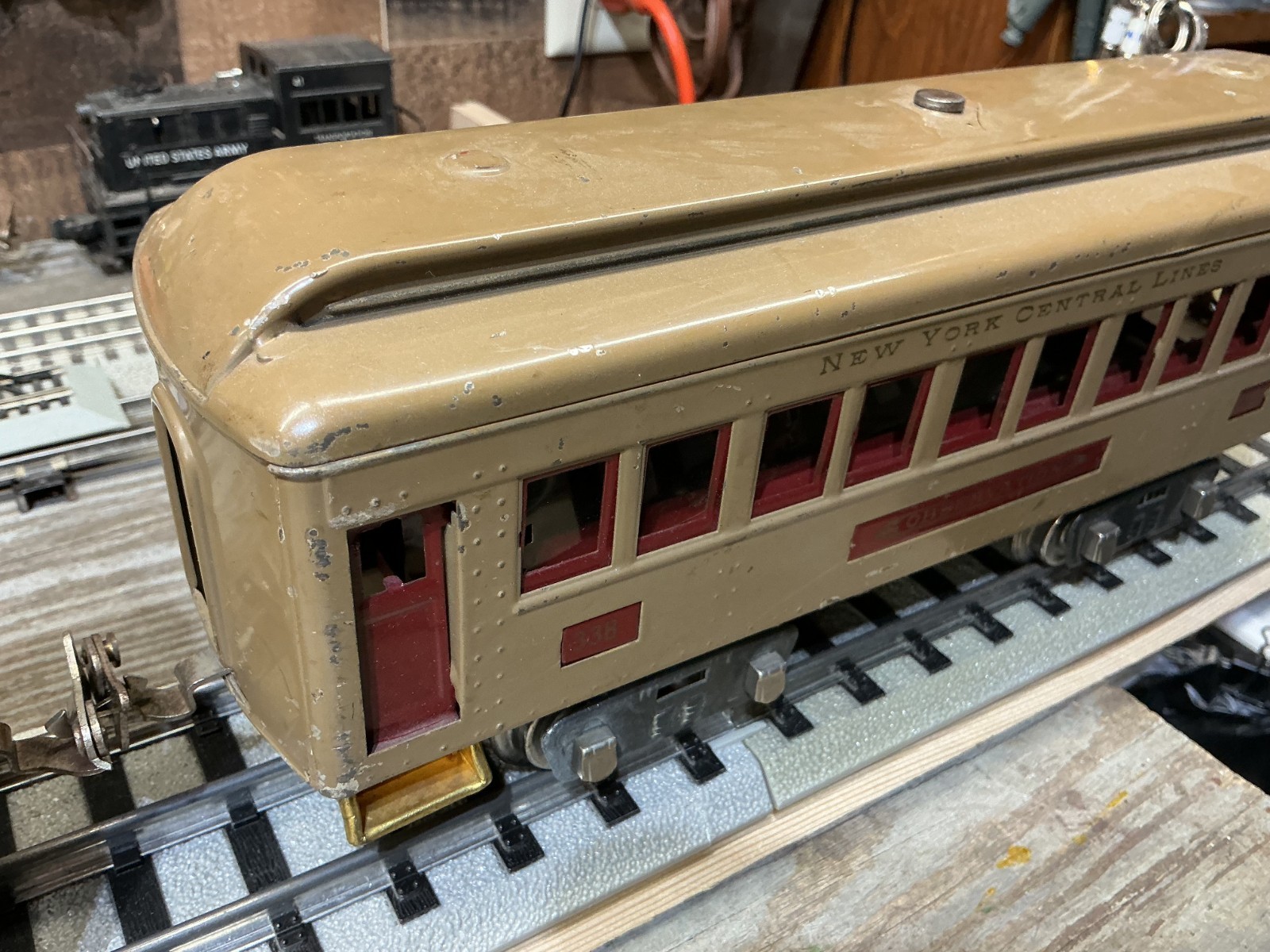 LIONEL Prewar Standard Gauge #8 TAN Locomotive with #337 & #338 Passenger Runs