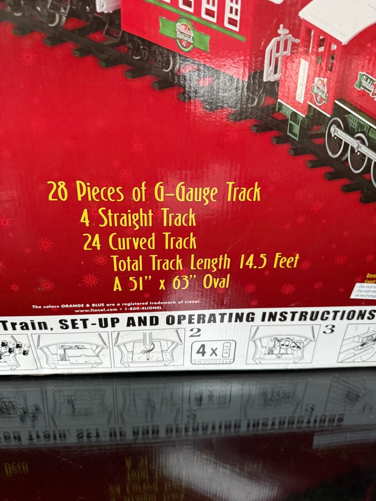 Christmas Train Set Locomotive Holiday Memories 32 pc G Gauge Batteries Included