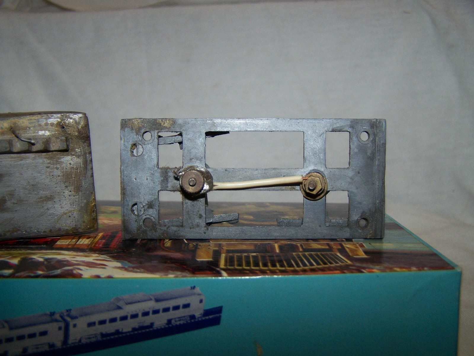 HO Scale Metal Oil Slope Back Tender