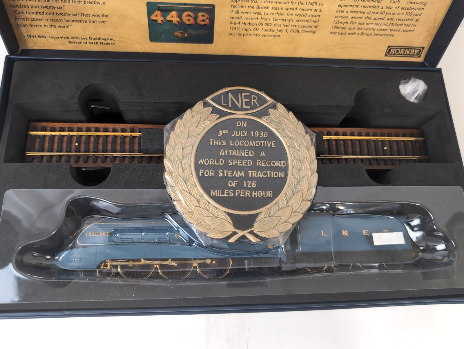 HORNBY – LNER 4-6-2 Class A4 Mallard “80th Anniversary” Limited Ed 18k Gold – OO