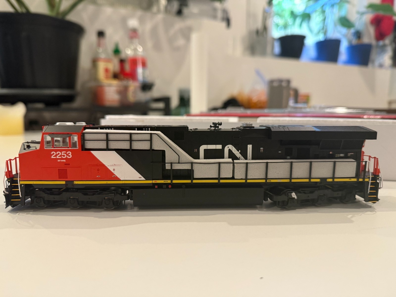HO Scale Intermountain ES44AC – CN Draper – Custom ESU LokSound 4.0