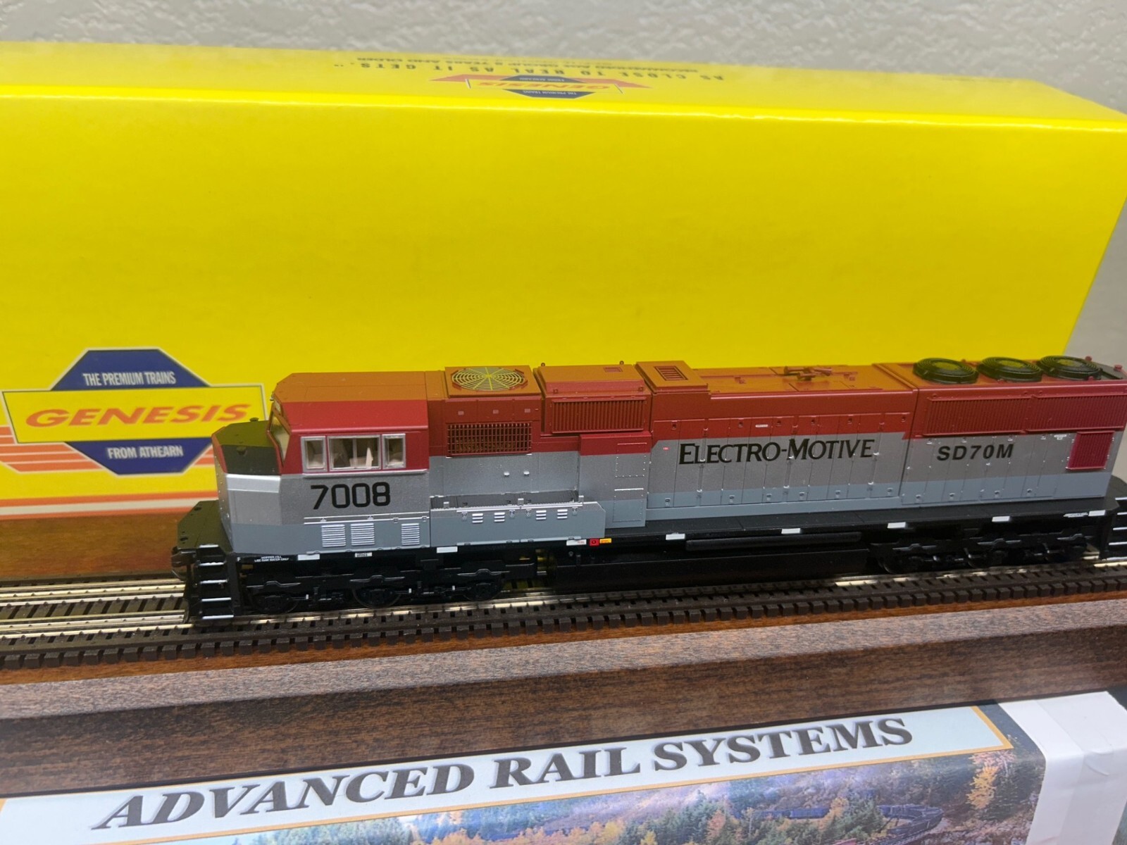 EMD LEASING #1 – SD70M DEISEL LOCO – DC/DCC Ready – HO Scale -“GENESIS” NEW OOP
