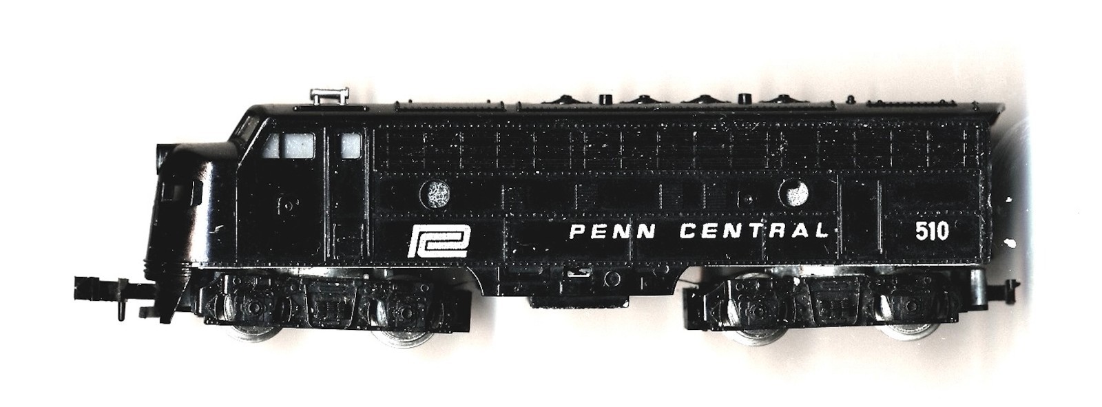 AURORA POSTAGE STAMP TRAIN N SCALE #4859 PENN CENTRAL F9-A DIESEL