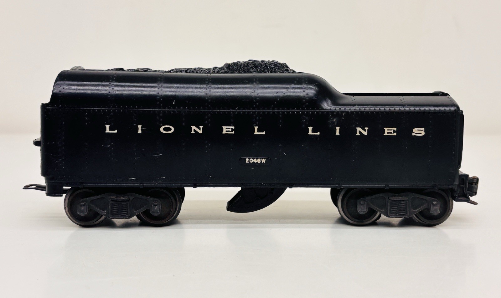 Lionel Postwar 2-8-4 Berkshire Steam Locomotive 726RR & Whistle Tender 2046W
