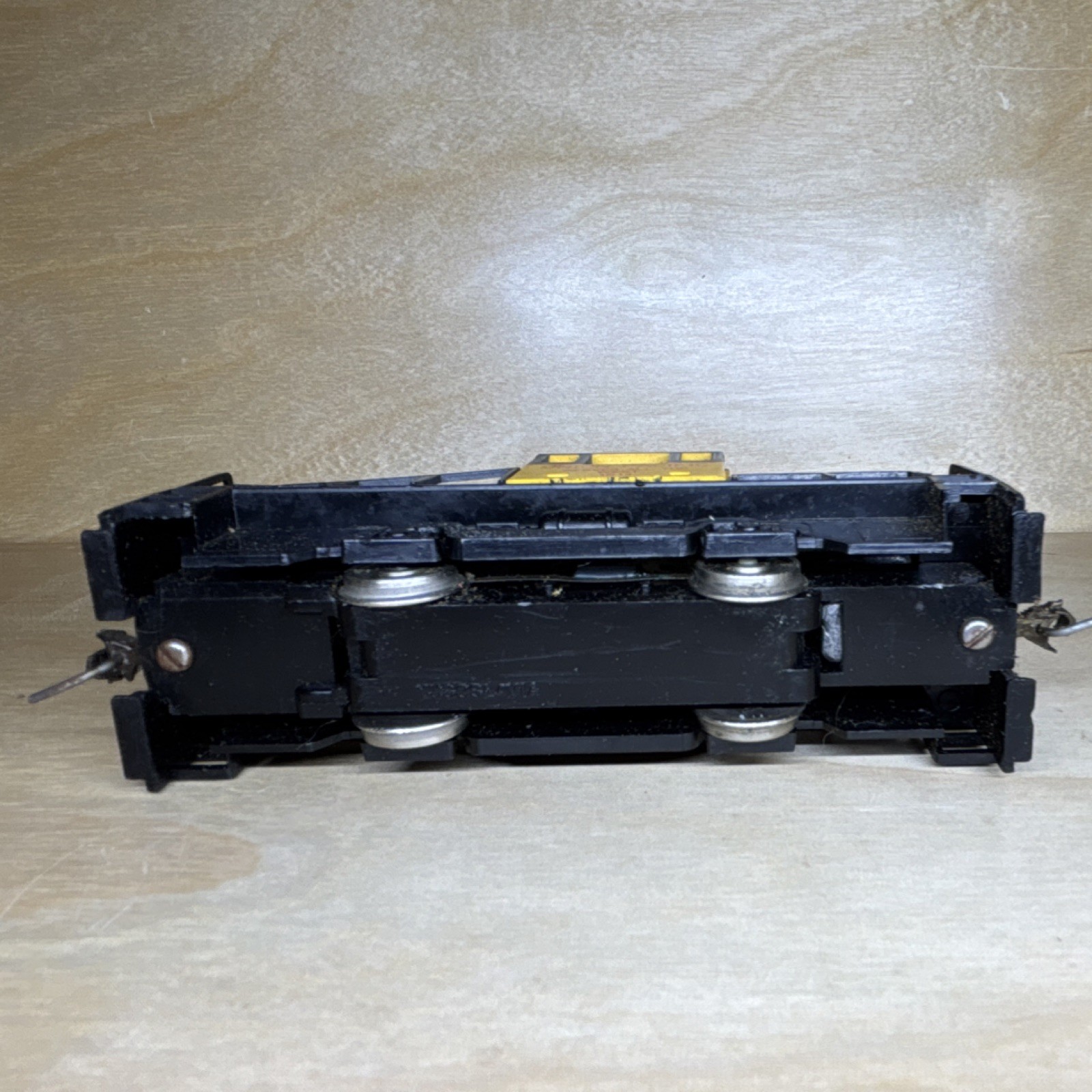 AHM/Rivarossi HO Gauge Switcher Union Pacific 1214 Yellow Gray