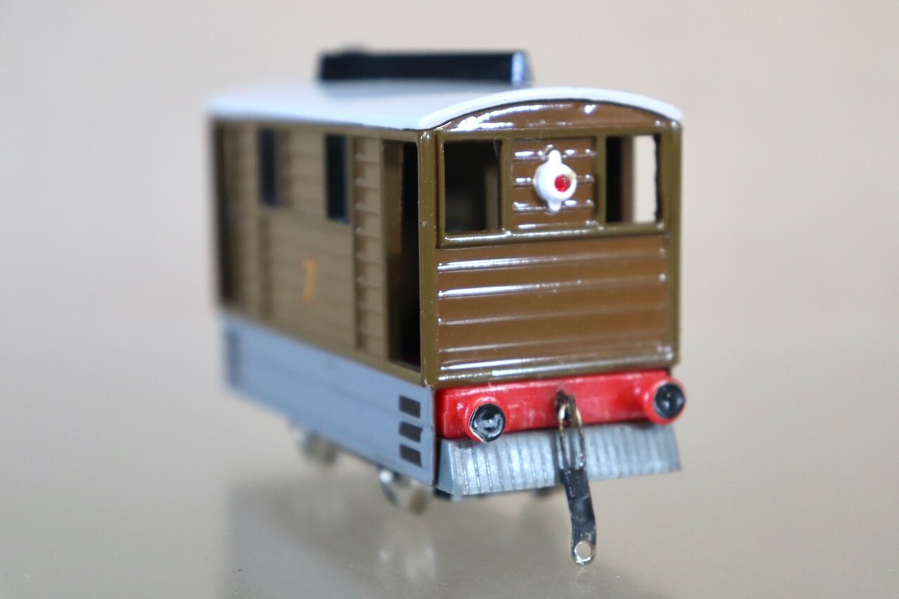 ERTL KIT BUILT THOMAS & FRIENDS TOBY 0-4-0 LOCOMOTIVE 7 with TENSHODO MOTOR od