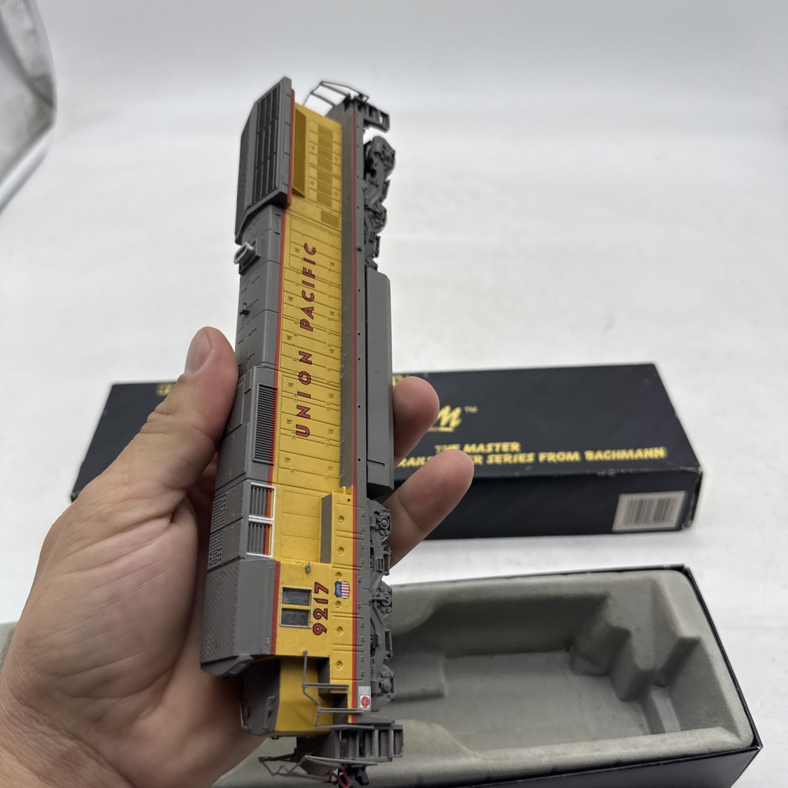 Bachmann Spectrum HO Union Pacific GE Dash 8-40C Diesel Locomotive #9217