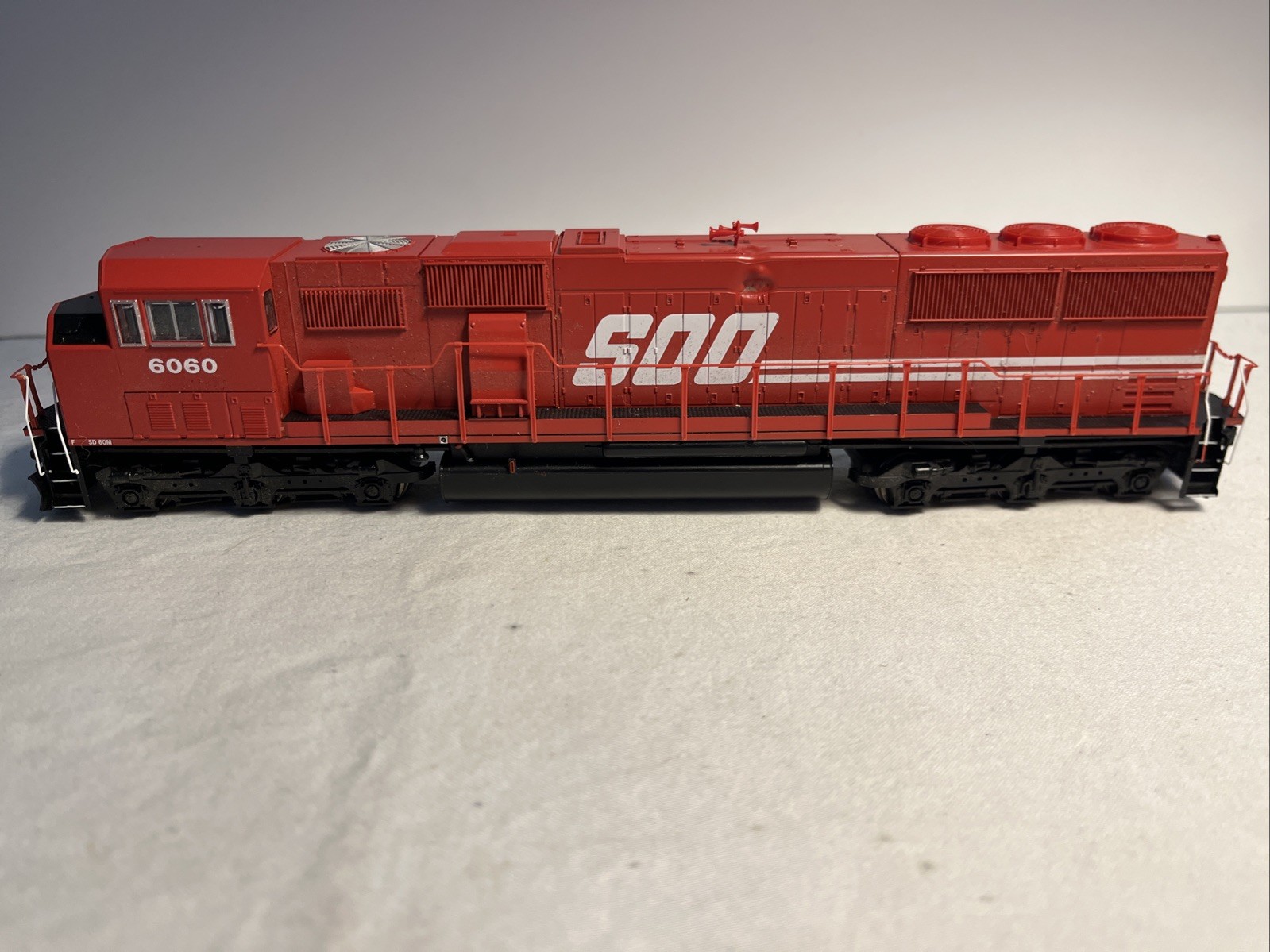 HO Scale Walthers Mainline SOO Line SD60 NO BOX READ DESCRIPTION