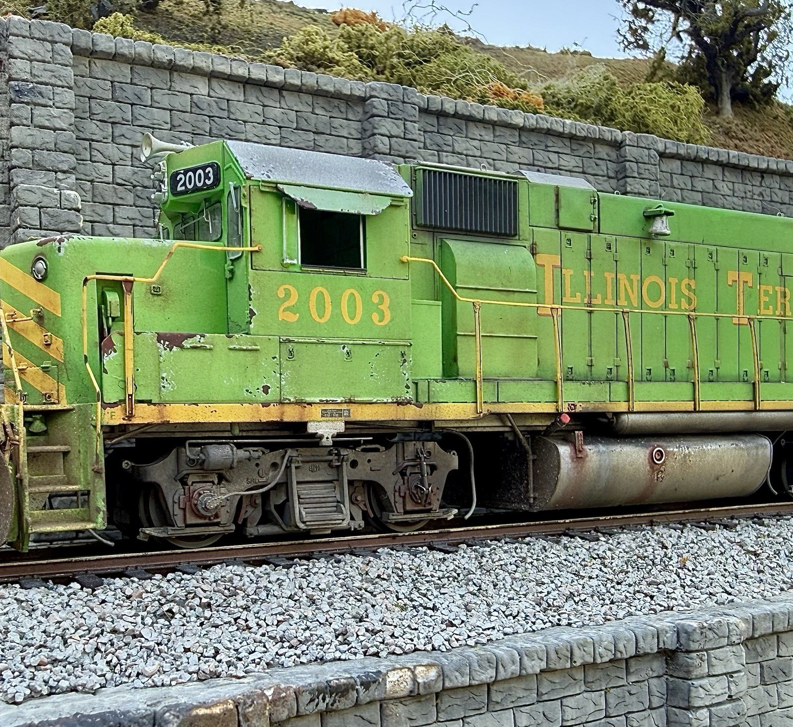 HO Scale Athearn Genesis Illinois Terminal #2003 GP38-2 DCC/SOUND/NIB/Weathered