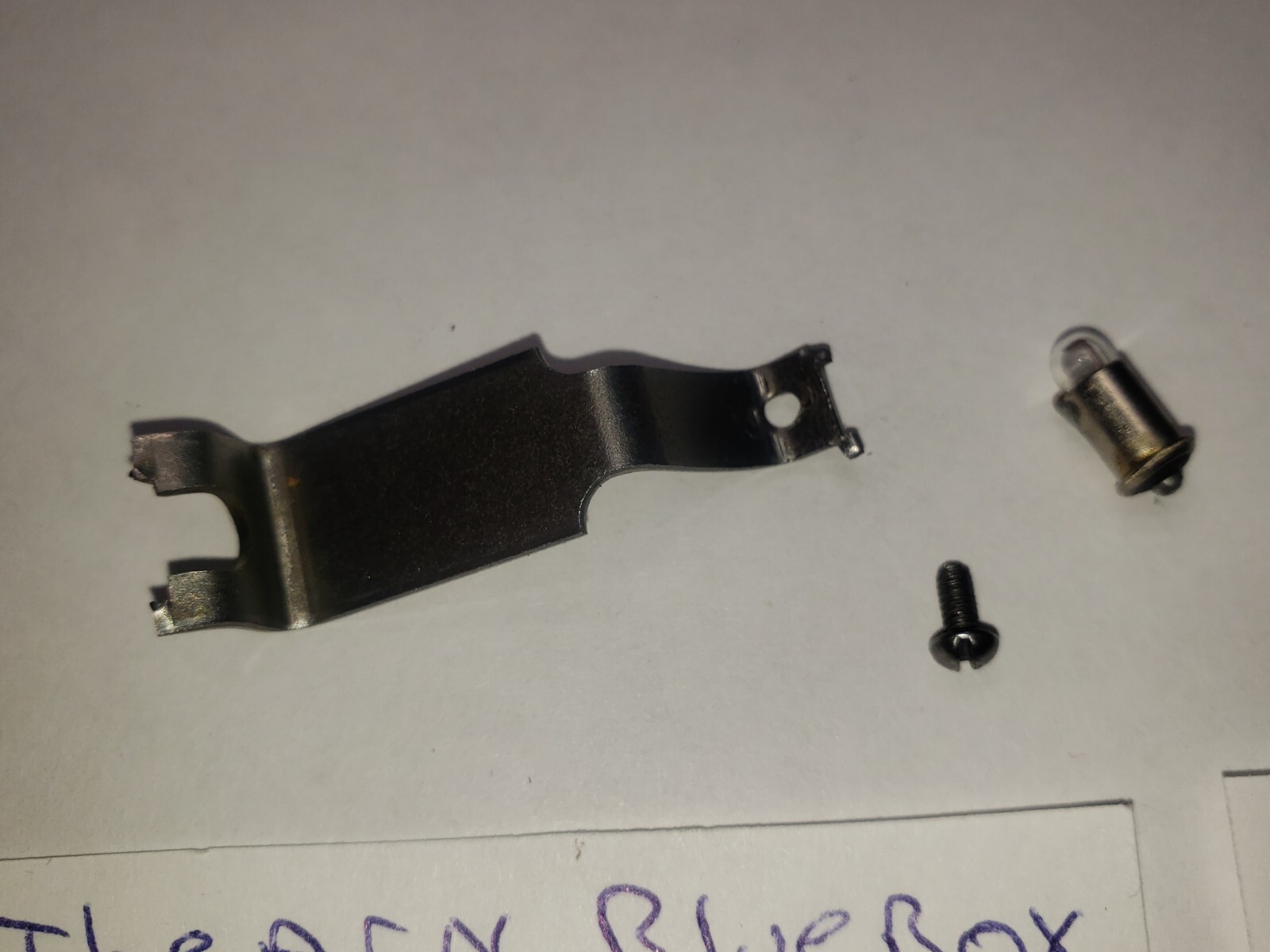 U33C HEADLIGHT ASSEMBLY BRACKET FROM ATHEARN BLUEBOX HO SCALE OLD STYLE CHASSIS