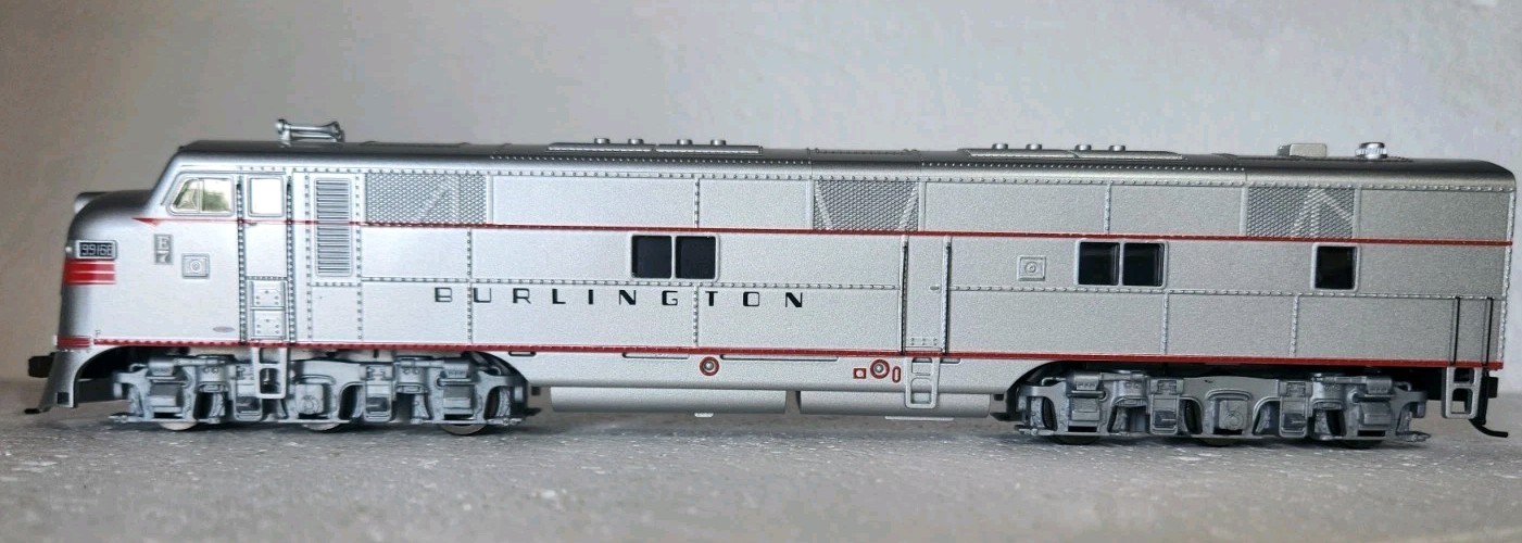 Bachmann Ho 66603 EMD E7 CB&Q Burlington DCC/sound