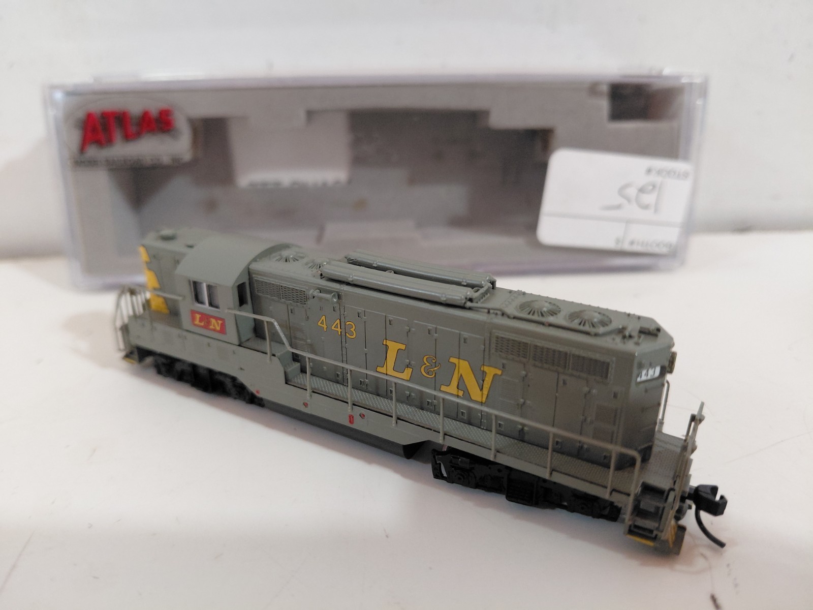 Atlas 48166 N Gauge Model Railroad Louisville Nashville GP-7TT Diesel Engine 443