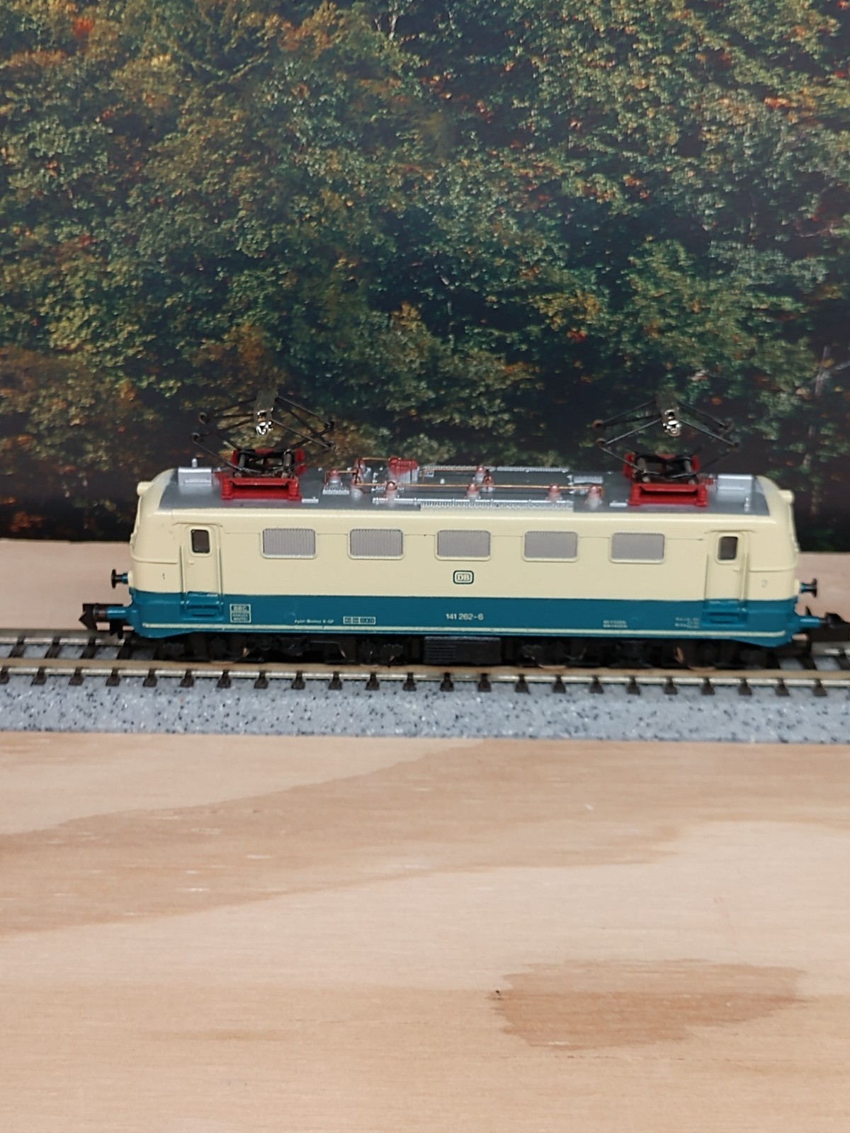 Arnold N scale European 4 axle electric loco – Item #2322 NEW