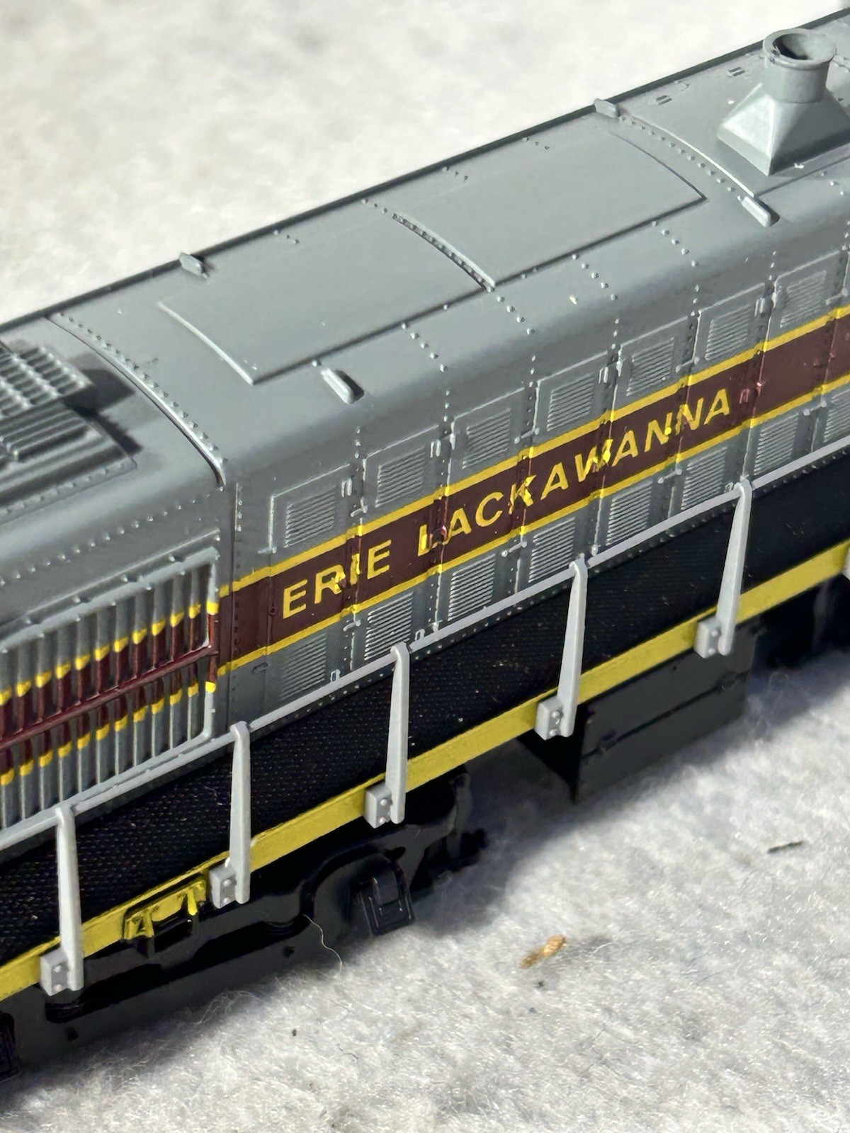 Cool Atlas/KATO Erie Lackawanna S-4 Switcher Loco HO