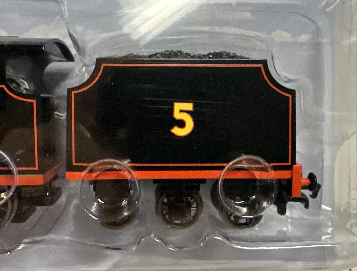 Bachmann HO Scale Thomas & Friends Origin James Engine W/ Moving Eyes #58822