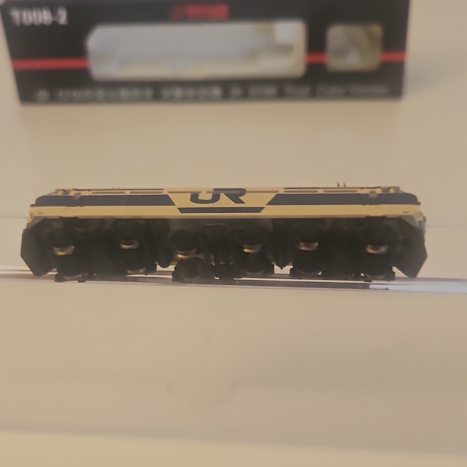 Rokuhan Z Gauge Electric Locomotive JR EF66 Trial Color Version T008-2
