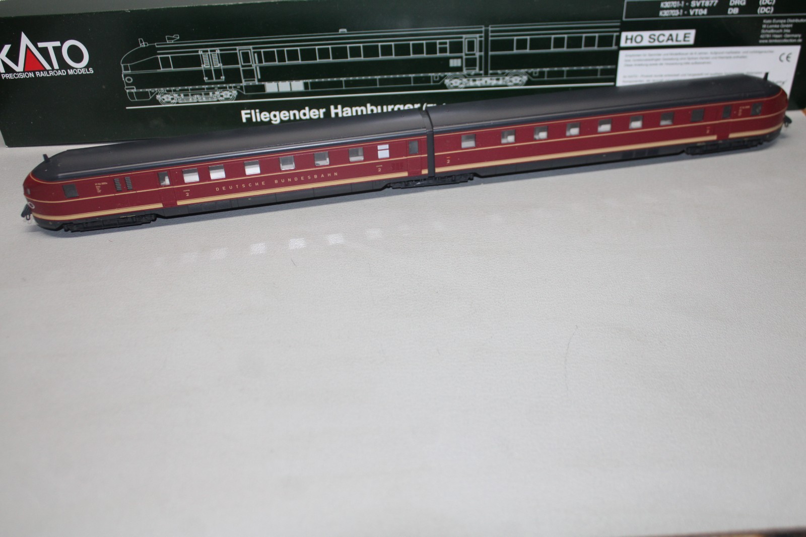 KATO K30703-1 Diesel Railcar VT 04 “Flying Hamburger” DB H0 In Box