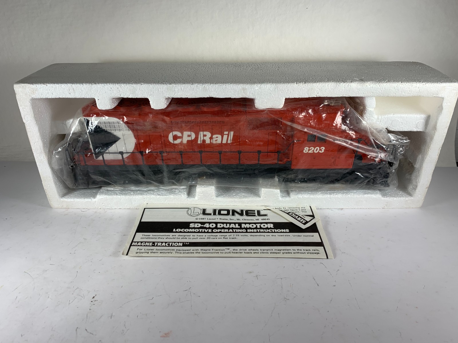 LIONEL 6-18203, CP RAIL SD-40 DIESEL LOCOMOTIVE #8203, OB (1989)