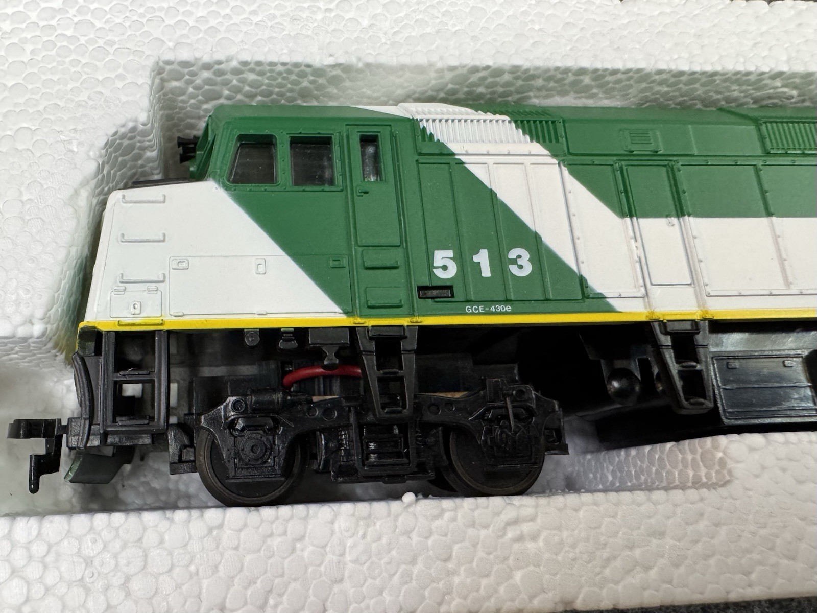 HO Scale F-40 Government of Ontario Transit Locomotive LIFE LIKE 8244A Train NOS