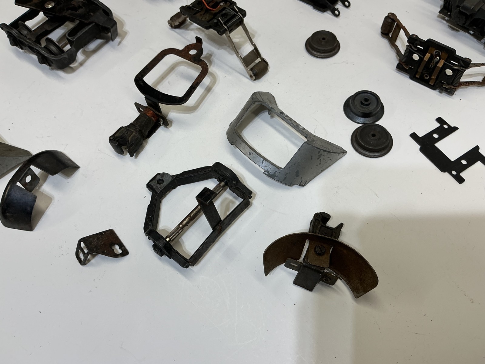LIONEL ASSORTED F3 TRUCK PARTS